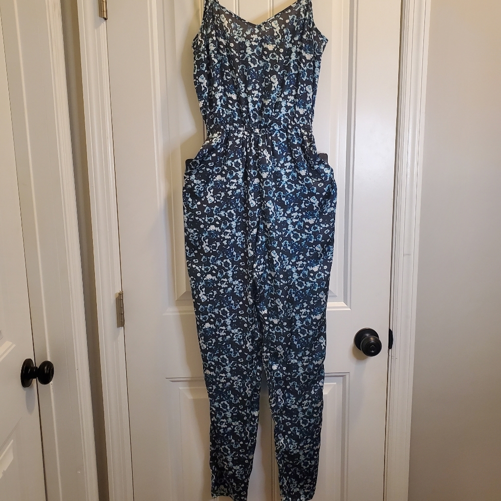 SKINNY LEG JUMPSUIT